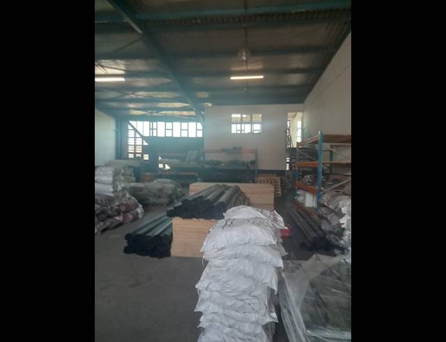 300M² MINI FACTORY TO LET IN SPRINGFIELD PARK